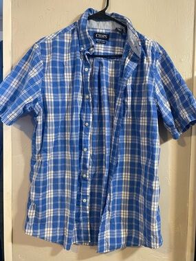 Chaps Men’s Blue and White Plaid Short-Sleeve Button-Down Shirt